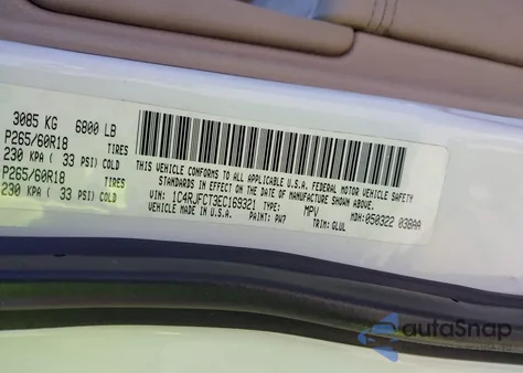 2014 Jeep Grand Cherokee Overland z USA, uszkodzony, nr VIN 1C4RJFCT3EC169321